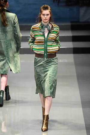 ユキ トリヰ インターナショナル 2019年秋冬コレクション - “洗練”を忘れない女性たちの日常｜写真6