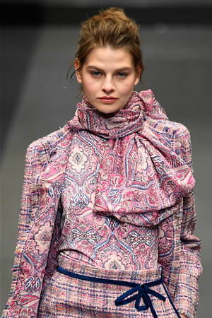 ユキ トリヰ インターナショナル 2019年秋冬コレクション - “洗練”を忘れない女性たちの日常｜写真38