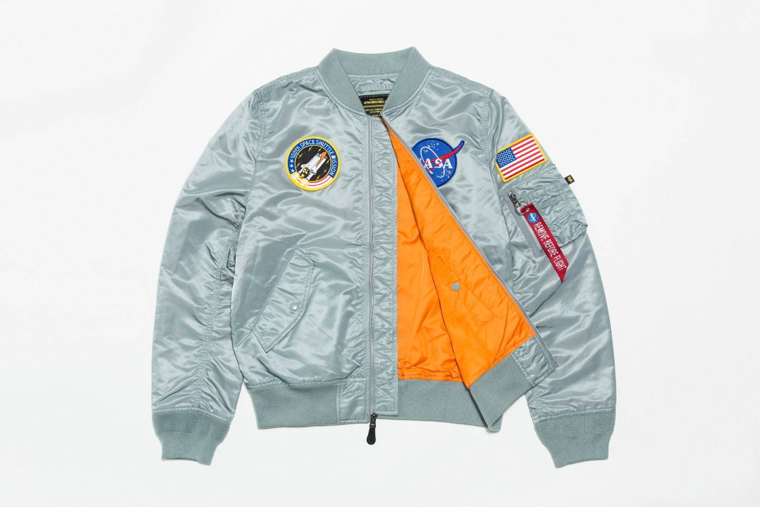 アルファ インダストリーズの新作フライトジャケット - NASA＆スペースシャトルのパッチ｜写真4