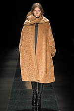 タエ アシダ 2019-20年秋冬コレクション - 多様性への順応を楽しむ｜写真24