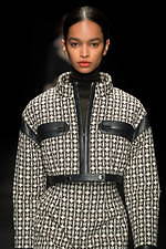 タエ アシダ 2019-20年秋冬コレクション - 多様性への順応を楽しむ｜写真39