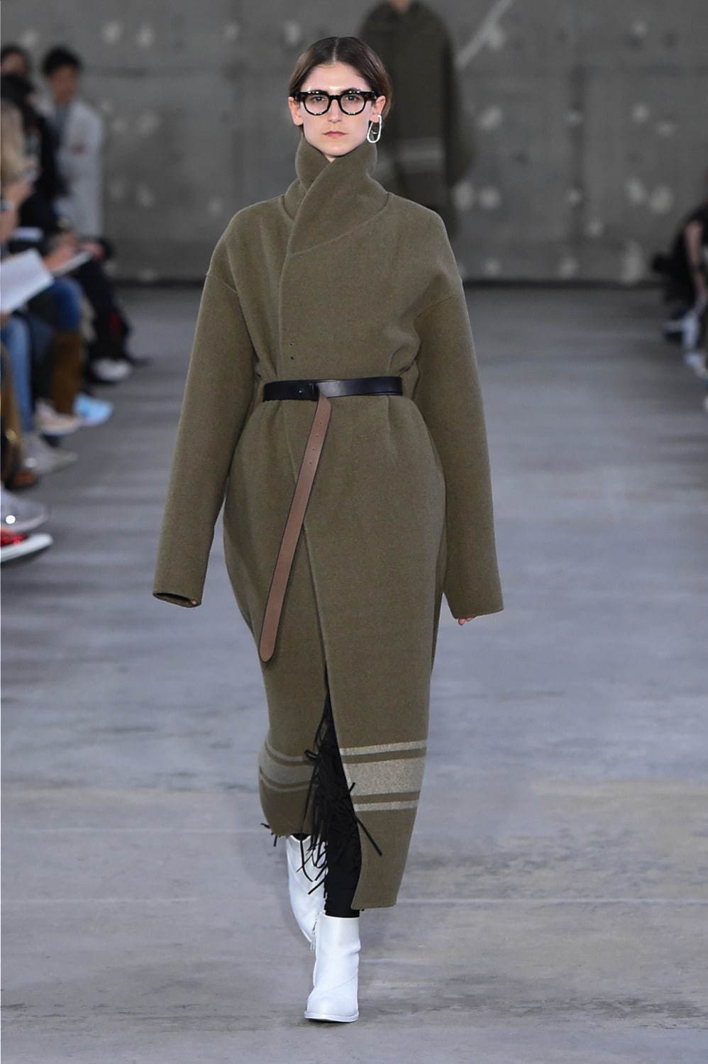 ハイク(HYKE) 2019-20年秋冬ウィメンズ&メンズコレクション シルエット - 写真2