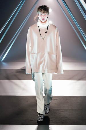 HARE 2019年秋冬コレクション - 表裏の曖昧さが生んだ美しさと自由｜写真12