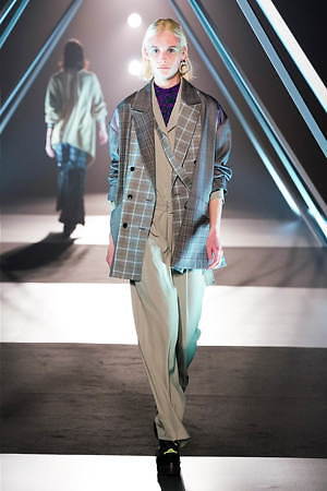 HARE 2019年秋冬コレクション - 表裏の曖昧さが生んだ美しさと自由｜写真22