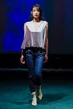 アカリミヤヅ 2019秋冬コレクション、無垢な少女が傷つきながら見つけた答えとは？｜写真4