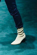 アカリミヤヅ 2019秋冬コレクション、無垢な少女が傷つきながら見つけた答えとは？｜写真5