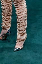 アカリミヤヅ 2019秋冬コレクション、無垢な少女が傷つきながら見つけた答えとは？｜写真11