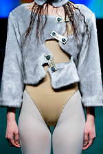 アカリミヤヅ 2019秋冬コレクション、無垢な少女が傷つきながら見つけた答えとは？｜写真14