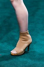 アカリミヤヅ 2019秋冬コレクション、無垢な少女が傷つきながら見つけた答えとは？｜写真16