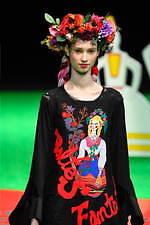 トクコ・プルミエヴォル 2019-20年秋冬コレクション - 四季を喜ぶ、おとぎの国の民族｜写真12