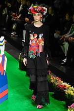 トクコ・プルミエヴォル 2019-20年秋冬コレクション - 四季を喜ぶ、おとぎの国の民族｜写真16