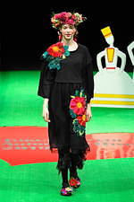 トクコ・プルミエヴォル 2019-20年秋冬コレクション - 四季を喜ぶ、おとぎの国の民族｜写真23