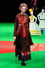 トクコ・プルミエヴォル 2019-20年秋冬コレクション - 四季を喜ぶ、おとぎの国の民族｜写真32