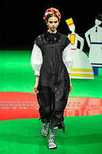 トクコ・プルミエヴォル 2019-20年秋冬コレクション - 四季を喜ぶ、おとぎの国の民族｜写真41