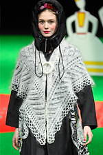 トクコ・プルミエヴォル 2019-20年秋冬コレクション - 四季を喜ぶ、おとぎの国の民族｜写真51