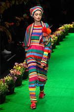 トクコ・プルミエヴォル 2019-20年秋冬コレクション - 四季を喜ぶ、おとぎの国の民族｜写真59