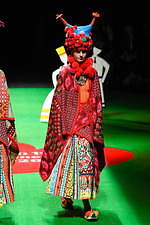 トクコ・プルミエヴォル 2019-20年秋冬コレクション - 四季を喜ぶ、おとぎの国の民族｜写真67