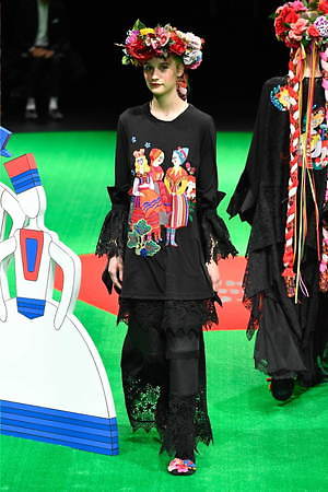 トクコ・プルミエヴォル 2019-20年秋冬コレクション - 四季を喜ぶ、おとぎの国の民族｜写真13