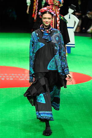 トクコ・プルミエヴォル 2019-20年秋冬コレクション - 四季を喜ぶ、おとぎの国の民族｜写真25