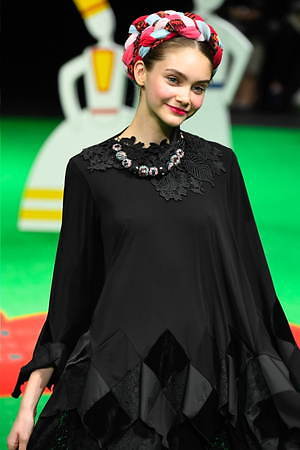 トクコ・プルミエヴォル 2019-20年秋冬コレクション - 四季を喜ぶ、おとぎの国の民族｜写真28