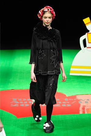 トクコ・プルミエヴォル 2019-20年秋冬コレクション - 四季を喜ぶ、おとぎの国の民族｜写真44