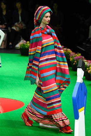 トクコ・プルミエヴォル 2019-20年秋冬コレクション - 四季を喜ぶ、おとぎの国の民族｜写真57