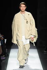 アーネイ 2019-20年秋冬コレクション - こだわりを細部に宿したリアルクローズ｜写真14