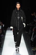 アーネイ 2019-20年秋冬コレクション - こだわりを細部に宿したリアルクローズ｜写真19