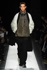 アーネイ 2019-20年秋冬コレクション - こだわりを細部に宿したリアルクローズ｜写真20