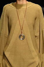 アーネイ 2019-20年秋冬コレクション - こだわりを細部に宿したリアルクローズ｜写真23