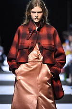 チノ 2019-20年秋冬コレクション、大人も楽しめる“エレガント”なグランジスタイル｜写真2