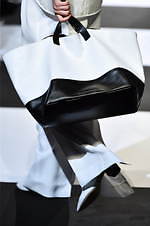 チノ 2019-20年秋冬コレクション、大人も楽しめる“エレガント”なグランジスタイル｜写真6