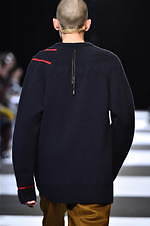 チノ 2019-20年秋冬コレクション、大人も楽しめる“エレガント”なグランジスタイル｜写真15