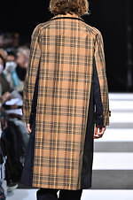 チノ 2019-20年秋冬コレクション、大人も楽しめる“エレガント”なグランジスタイル｜写真25