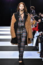 チノ 2019-20年秋冬コレクション、大人も楽しめる“エレガント”なグランジスタイル｜写真26