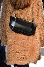 チノ 2019-20年秋冬コレクション、大人も楽しめる“エレガント”なグランジスタイル｜写真28