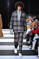 チノ 2019-20年秋冬コレクション、大人も楽しめる“エレガント”なグランジスタイル｜写真29