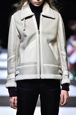 チノ 2019-20年秋冬コレクション、大人も楽しめる“エレガント”なグランジスタイル｜写真39