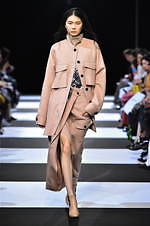 チノ 2019-20年秋冬コレクション、大人も楽しめる“エレガント”なグランジスタイル｜写真47