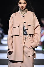 チノ 2019-20年秋冬コレクション、大人も楽しめる“エレガント”なグランジスタイル｜写真48