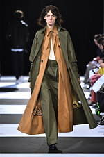 チノ 2019-20年秋冬コレクション、大人も楽しめる“エレガント”なグランジスタイル｜写真49