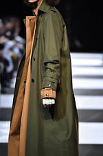 チノ 2019-20年秋冬コレクション、大人も楽しめる“エレガント”なグランジスタイル｜写真50