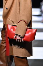 チノ 2019-20年秋冬コレクション、大人も楽しめる“エレガント”なグランジスタイル｜写真52