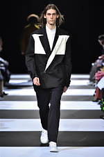 チノ 2019-20年秋冬コレクション、大人も楽しめる“エレガント”なグランジスタイル｜写真62