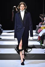 チノ 2019-20年秋冬コレクション、大人も楽しめる“エレガント”なグランジスタイル｜写真65