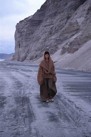 ヘオース(HEōS) 2025-26年秋冬メンズコレクション  - 写真2