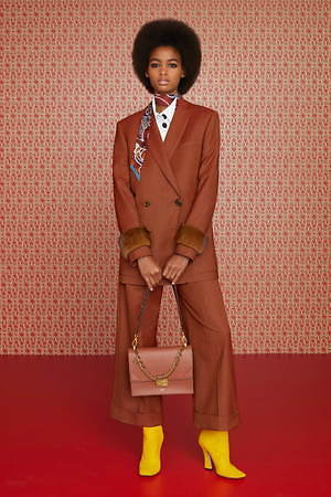 フェンディ(FENDI) 2019年プレフォールウィメンズコレクション  - 写真1