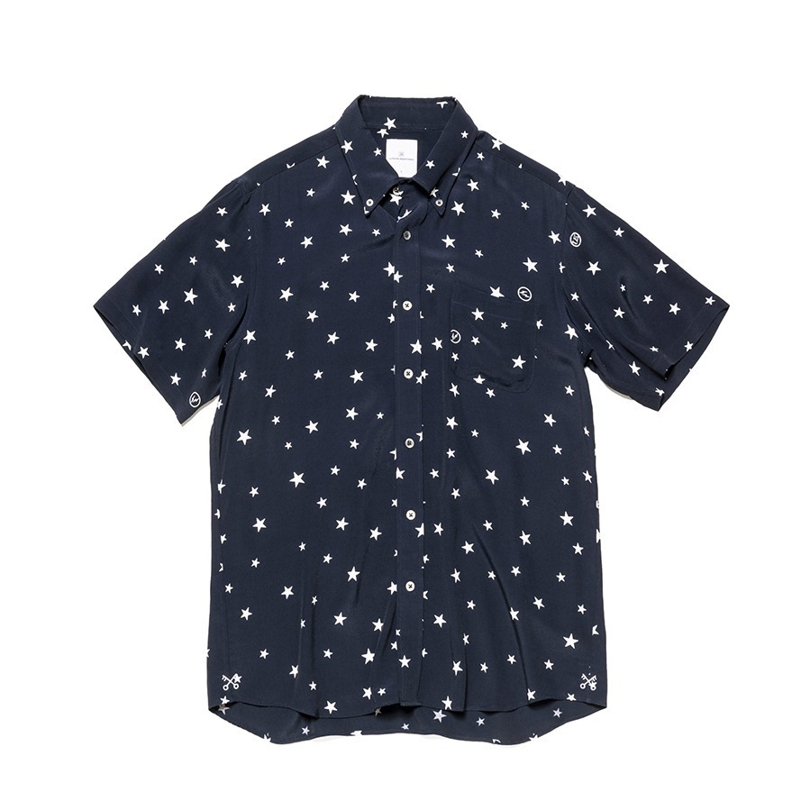 ユニフォーム エクスペリメントの新作シャツ、グラフィティプリントのボタンダウンシャツや星柄など｜写真7