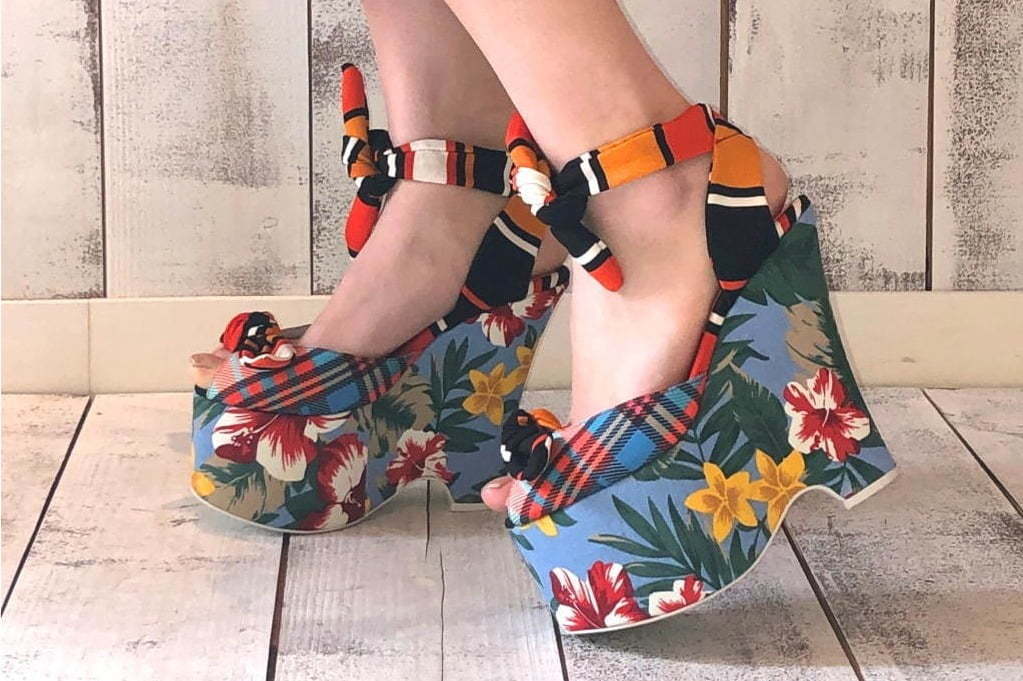 ジェフリーキャンベル「花柄厚底ソールサンダル」"ハイビスカス柄"×チェック×ボーダー