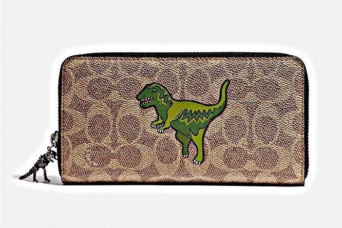 コーチから恐竜"レキシー"を配したバッグやフーディー、東京＆大阪の限定ストアで